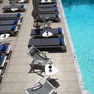 Capsis Hotell